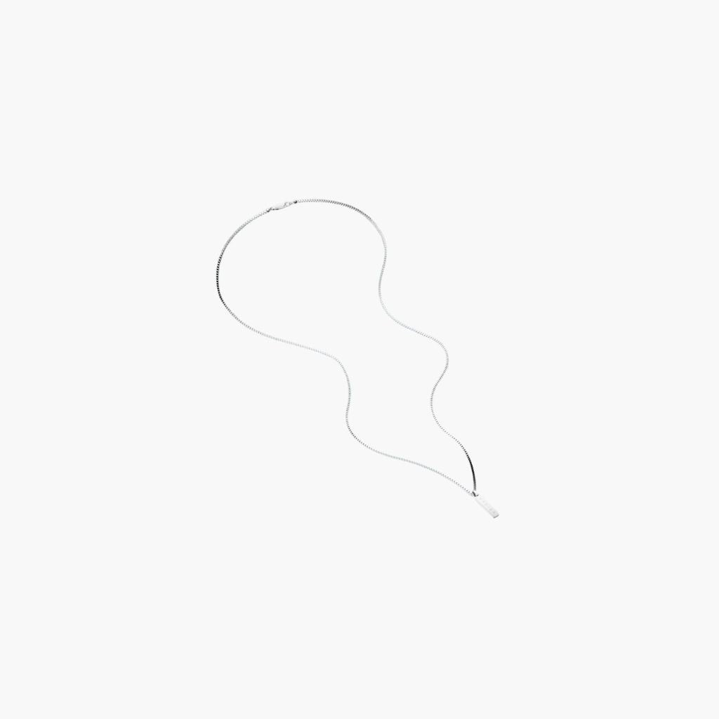 Colar com Pingente de Caixa